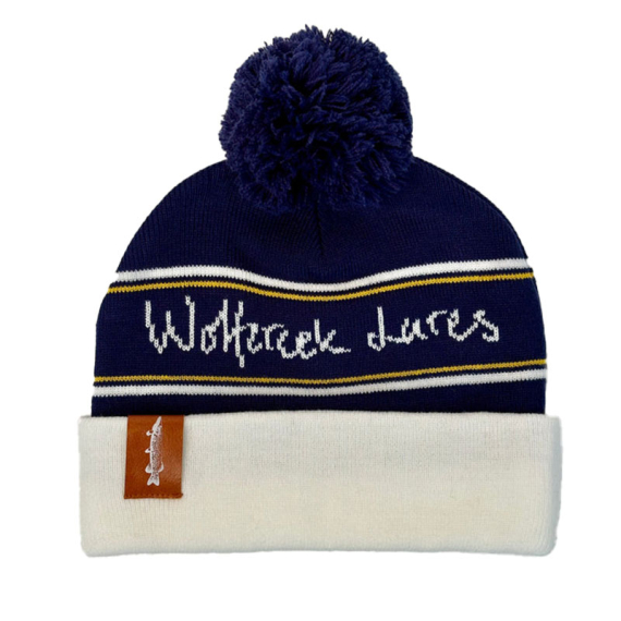 Wolfcreek Classic Logo Pom Pom Beanie - Navy/ White i gruppen Kläder & Skor / Kepsar & Huvudbonader / Mössor hos Sportfiskeprylar.se (WCL-05-POMPOM-01-NVY-WHT)